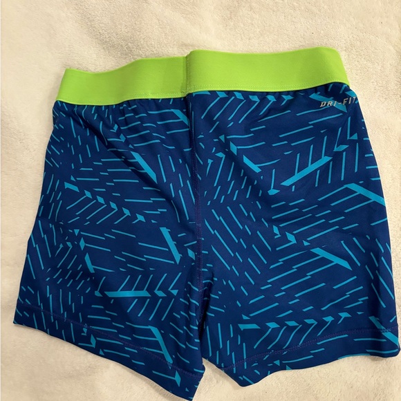 Nike pro shorts size:M - Picture 3 of 3